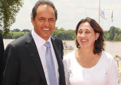 TAMBI�N ESTUVO EL INTENDENTE DE PILAR, SOCIO POL�TICO DE MOLINA DEL OPDS A pesar de las cr�ticas, Rosso volvi� a mostrarse junto a Scioli