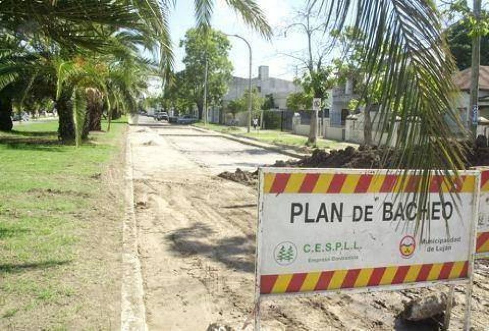 LA HISTORIA DE LA TRADICIONAL "AVENIDA DE LAS PALMERAS" Comenz la reparacin del pavimento en Humberto al 500