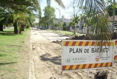 LA HISTORIA DE LA TRADICIONAL "AVENIDA DE LAS PALMERAS" Comenz� la reparaci�n del pavimento en Humberto al 500