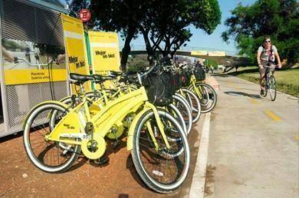 M�s de 150 personas por d�a usan gratis las bicicletas porte�as