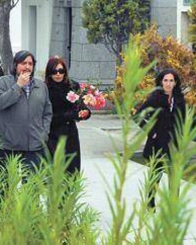 Recuerdo con flores en R�o Gallegos