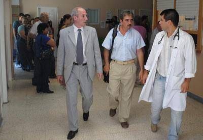 El ministro Gonz�lez anunci� una reestructuraci�n del personal de Salud