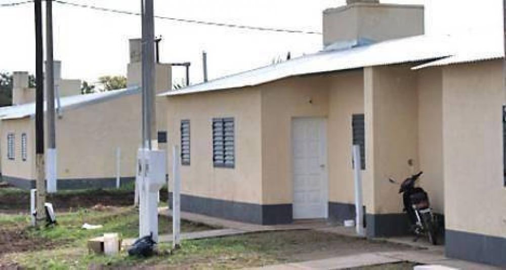 Har�n 3.120 casas para maestros y polic�as con fondos de la Naci�n