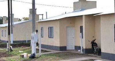 Har�n 3.120 casas para maestros y polic�as con fondos de la Naci�n