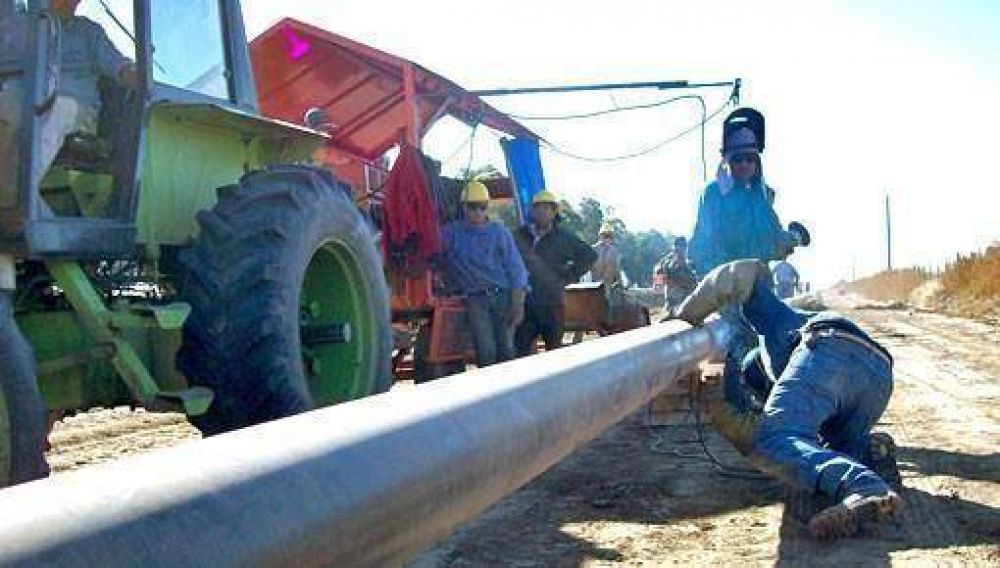 Provincia adelant� $ 2,4 millones y se reanud� la obra del Gasoducto Ruta 8