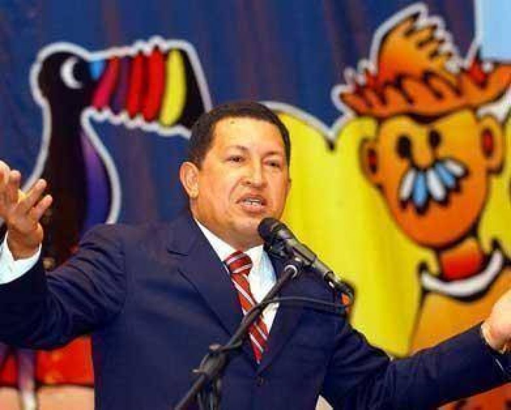 Ch�vez: las causas de la explosi�n del arsenal son "extra�as"