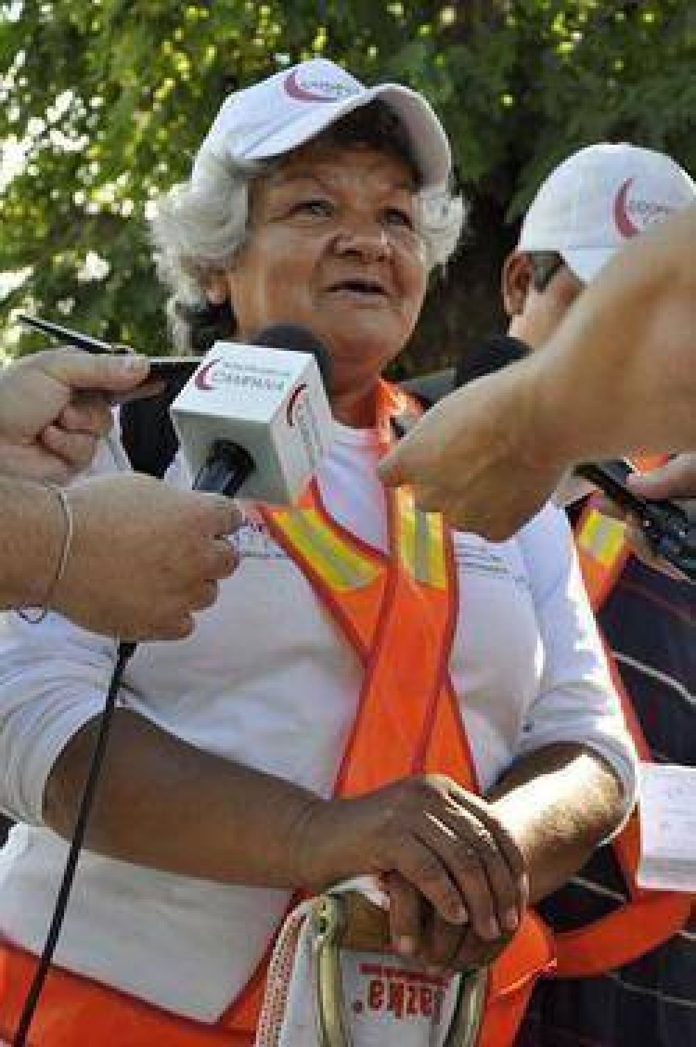 Cooperativas del Plan �Argentina Trabaja� realizan el barrido y limpieza de calles de la ciudad