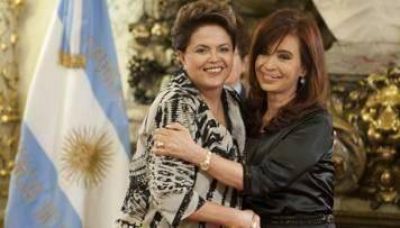 Con expectativa, comenz� la reuni�n entre Dilma y Cristina