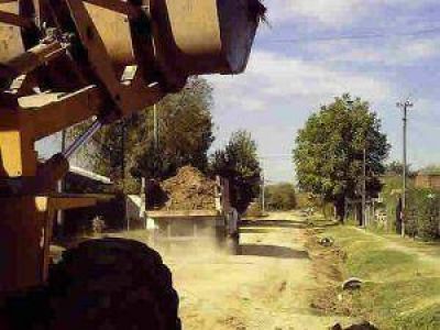 Contin�an los trabajos de pavimentaci�n en los barrios Santa Marta y El Tr�bol 