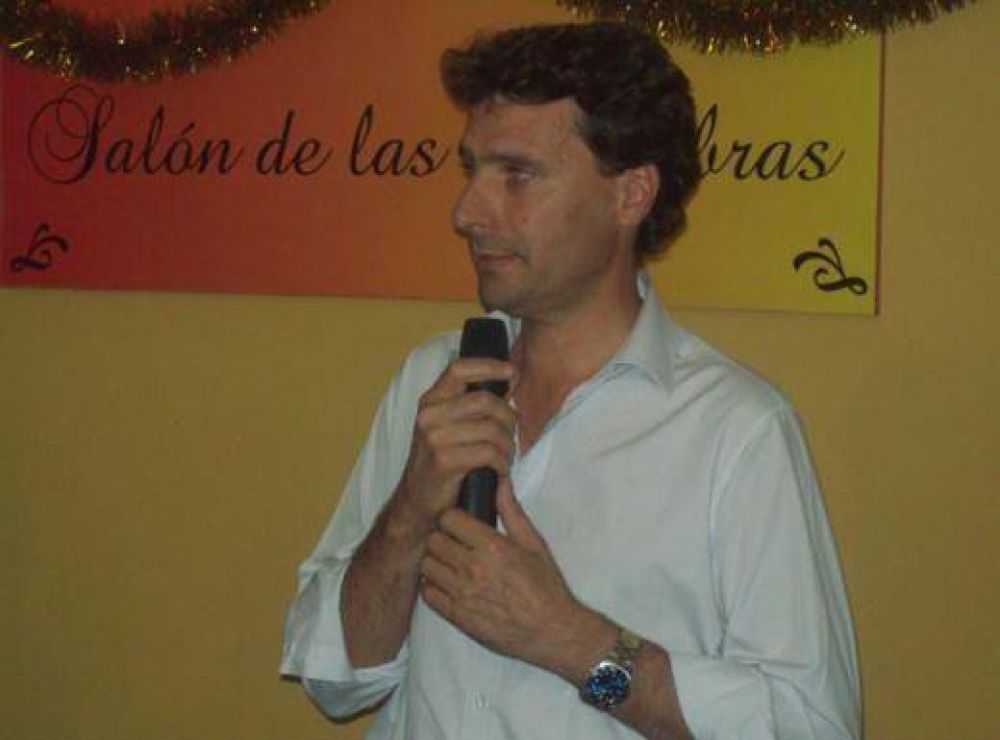 �Acompa�amos al proyecto nacional mientras otros especulan�