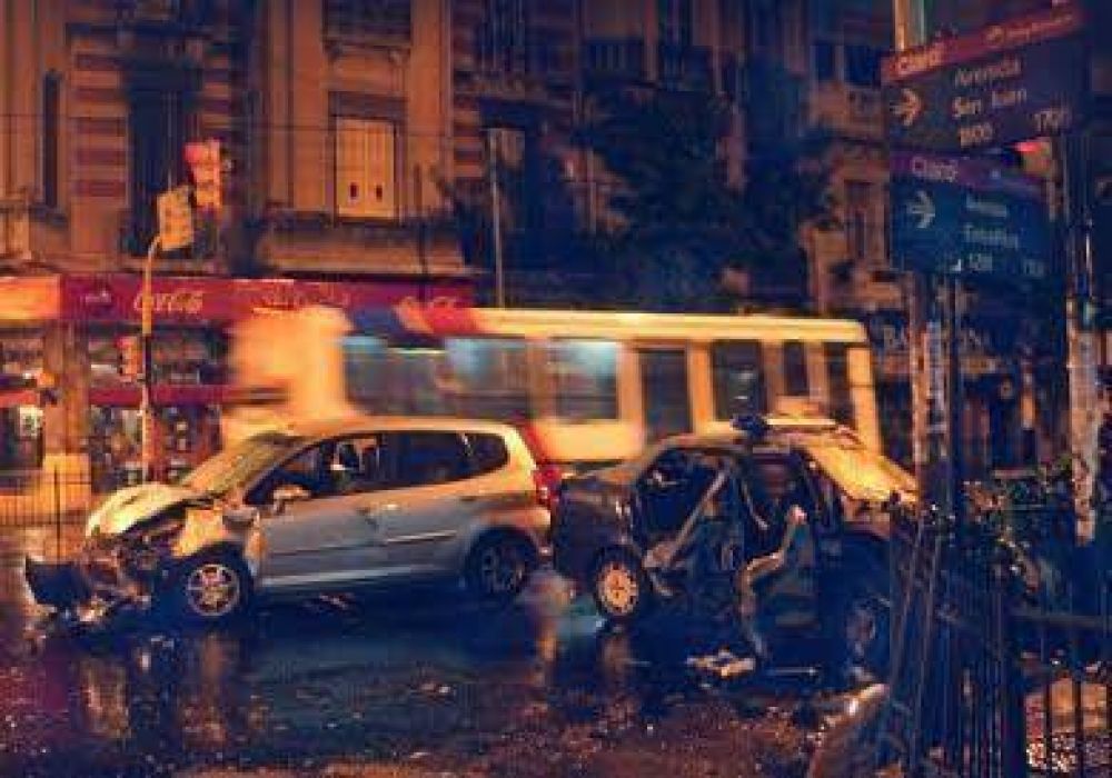 Chocaron un patrullero y un auto en San Crist�bal: cinco heridos