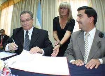 Rojas pide un hospital en Rawson y el giojismo duda