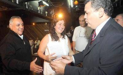 Entrega de viviendas en el barrio Etchepare