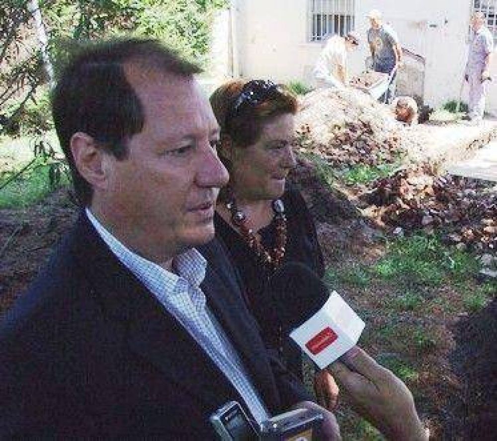 �Lo primordial de la funci�n pol�tica es estar en contacto con la gente de la ciudad�