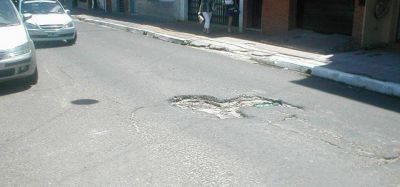 Baches: Otra cuenta pendiente de Camau