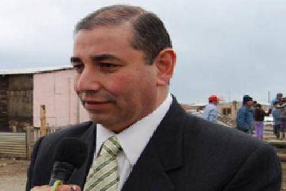 Benegas admiti� errores en prolongados procesos administrativos