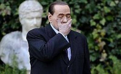 Nuevas pruebas complican a Berlusconi: descubren cuenta para pagar las j�venes