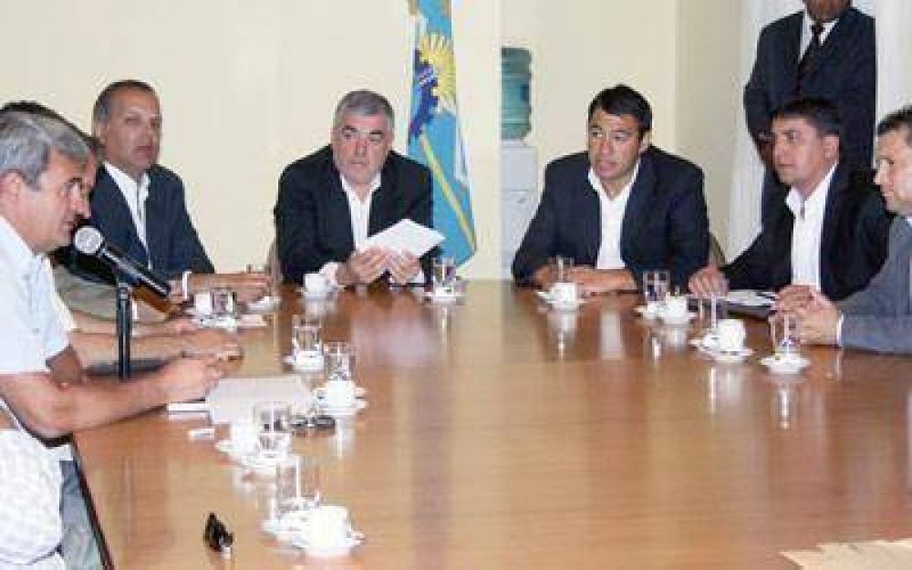Mario Das Neves elogia al intendente de Paso de Indios