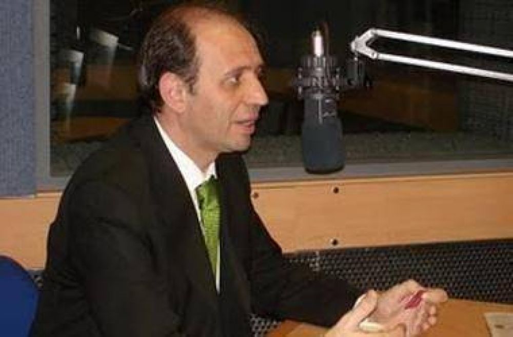 "De Narv�ez necesita un GPS porque est� perdido"