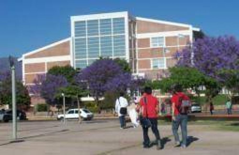 UNLaR. Las carreras �cl�sicas� siguen siendo las preferidas por los riojanos