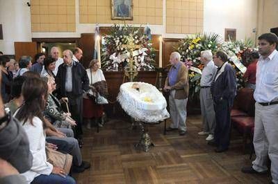 Emocionado adi�s al ex intendente Angel Roig