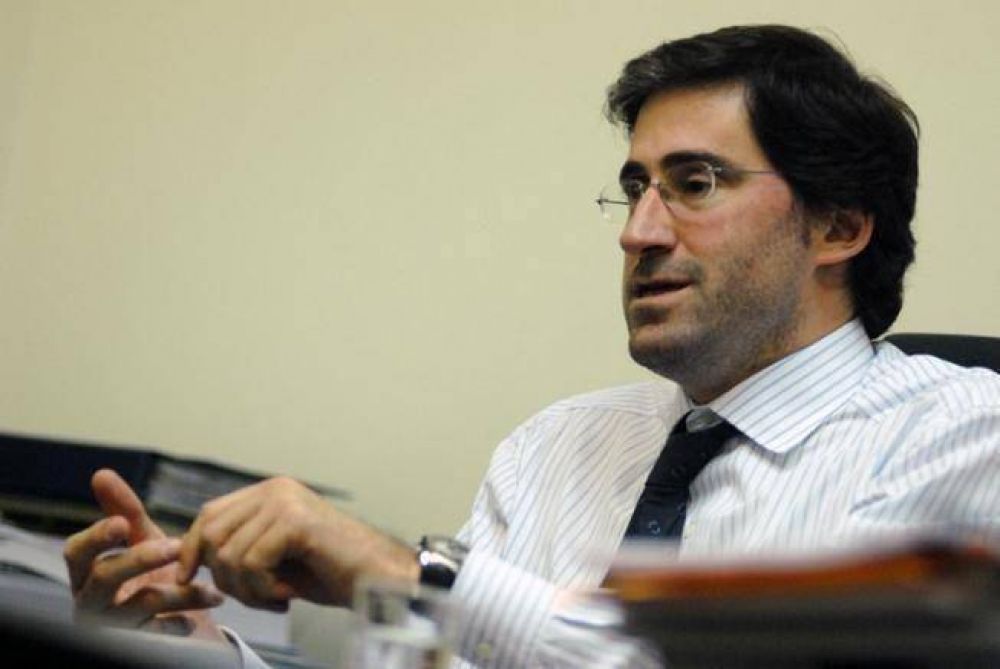 UCR porte�a: convocan a internas para el 3 de abril y Gil Lavedra no ser� candidato