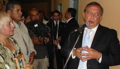 �Dentro de la ley, todo; fuera de la ley, nada� 