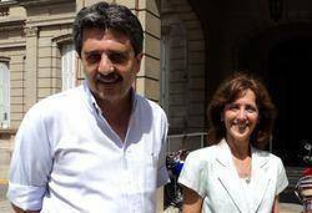 Los Arq. Rodr�guez y Fern�ndez Boan se refirieron a las obras en el Palacio Municipal