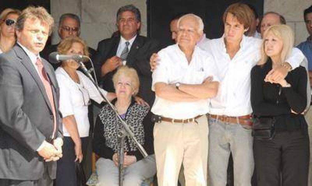 Gustavo Pulti se refiri� a los valores y a la ense�anza que dej� Angel Roig
