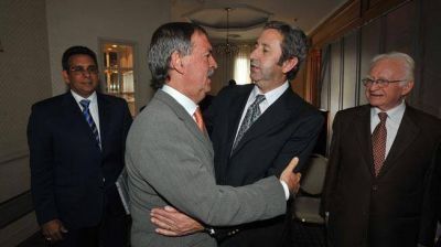 Schiaretti se quej� ante EE.UU. de la "discriminaci�n" de la Naci�n
