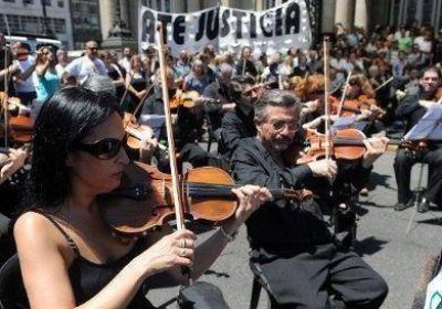 Trabajadores del Col�n denuncian a Macri por 'actitudes dictatoriales'