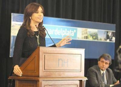 Cristina: "Vamos a seguir apuntalando el turismo porque genera empleo"