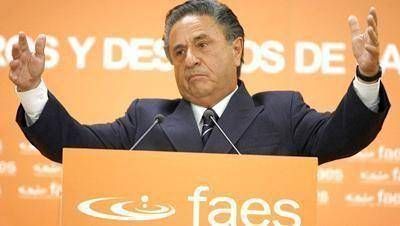 Duhalde vuelve a la ciudad y recibe el apoyo de Conseno 2011