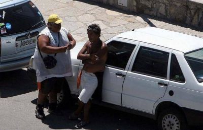 Clausuran 5 locales e infraccionan 734 automovilistas