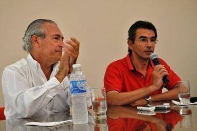 Para Arena, la unidad "es imprescindible" para que el peronismo recupere la provincia