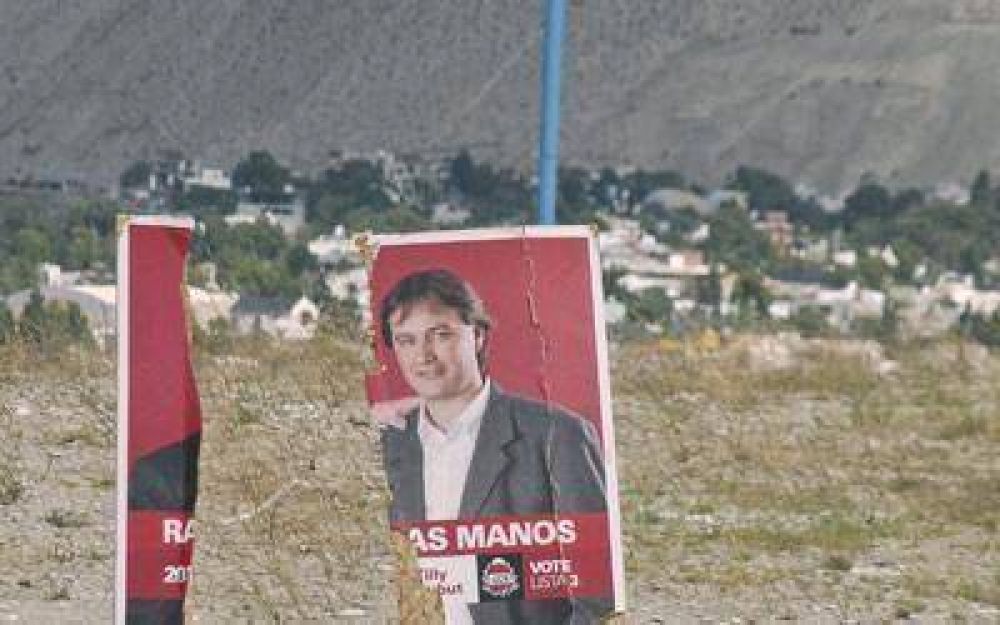 Rada Tilly: el radicalismo denunci� da�os de carteles en plena campa�a