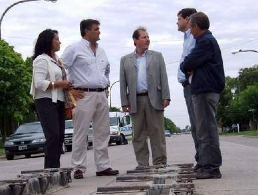 El Intendente Interino junto a funcionarios visit� Cachar�