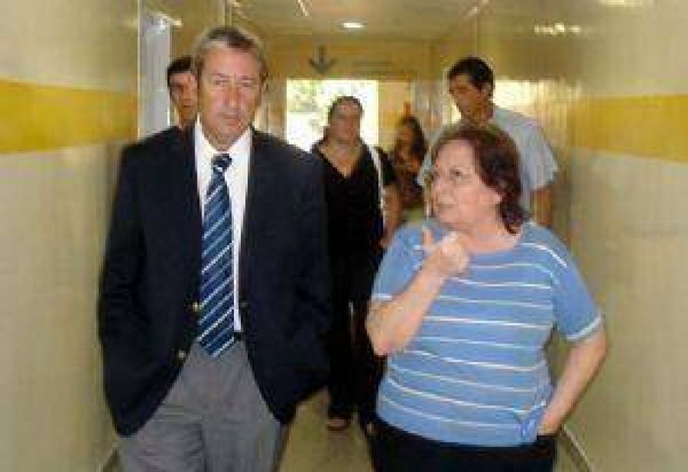 Cobos volvi� a cuestionar las internas de la UCR