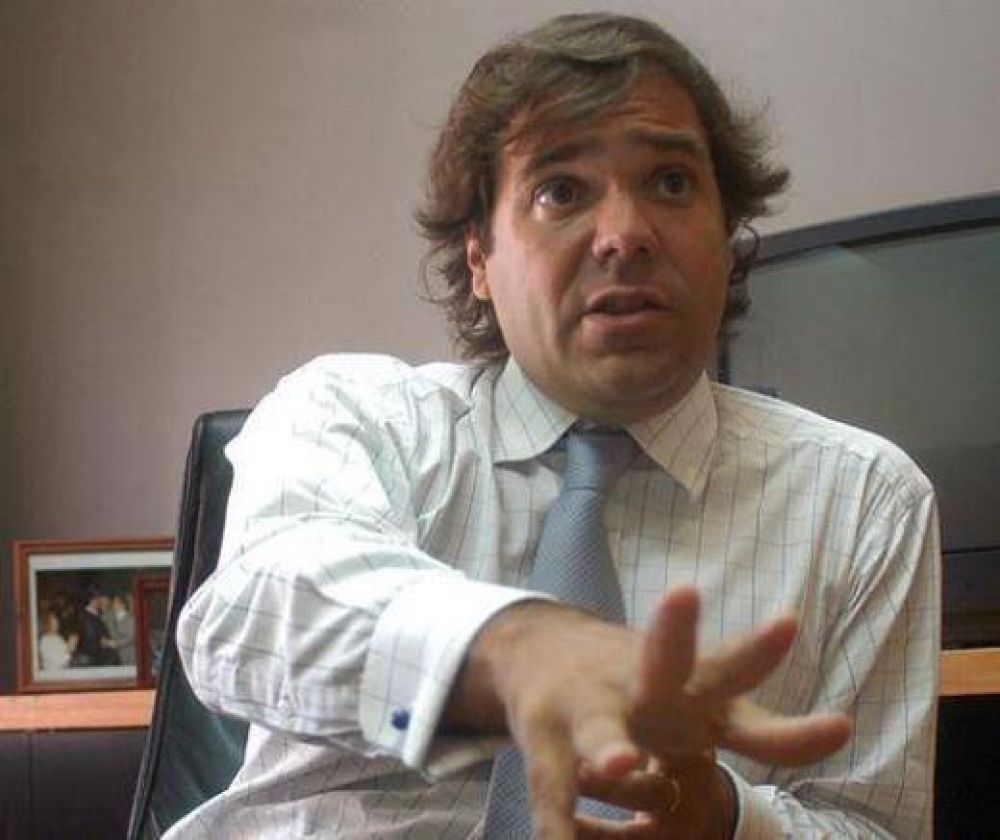Alberto P�rez: "Un gobernador que mide 50 puntos no va a discutir con alguien que mide 5"