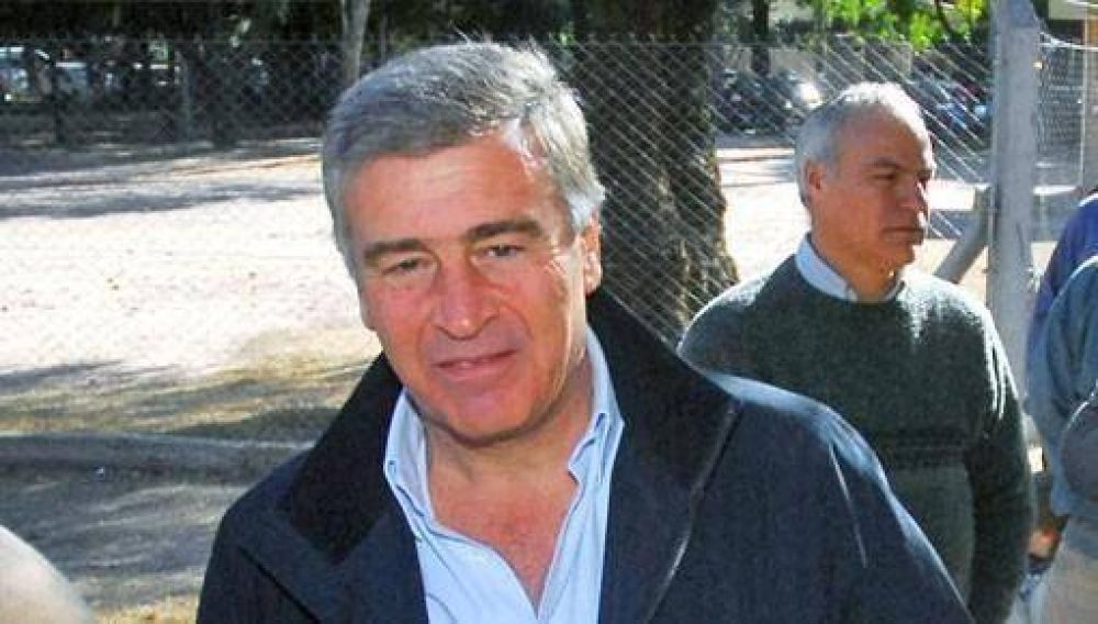 Aguad dejar� libre el vice para despu�s de la interna