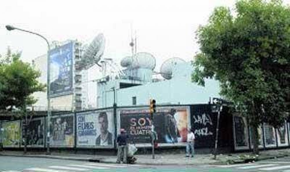 Denuncian que Canal 13 ocupa un predio estatal en la zona de Constituci�n y Macri lo protege