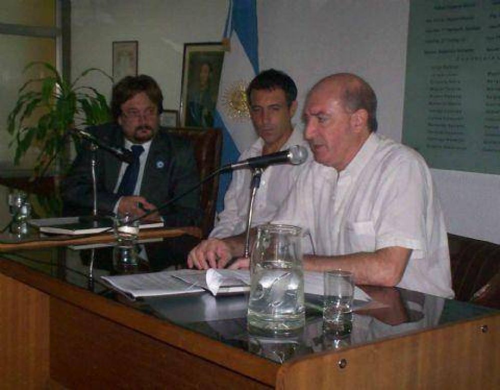 Santalla fue citado al Concejo para dar explicaciones