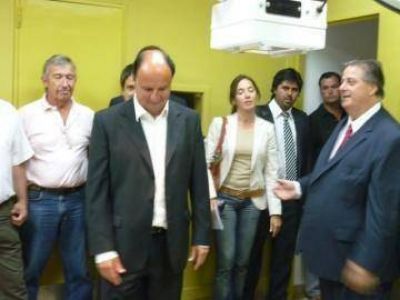 Collia inaugur� sala de rayos del Hospital