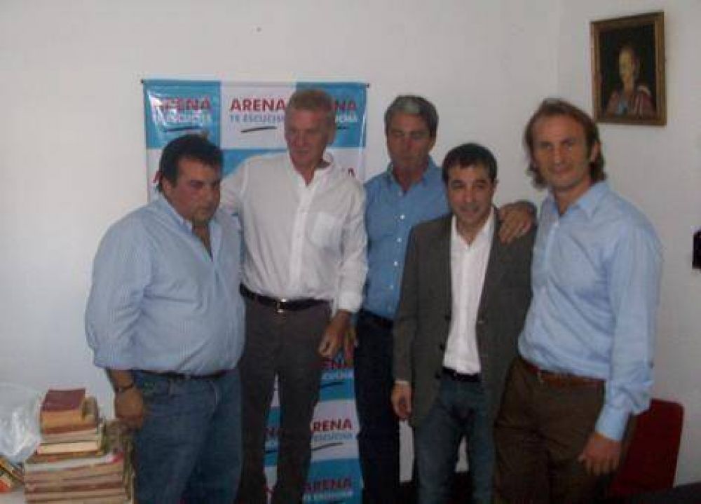 De Narv�ez, 'Pepe' Scioli y Amoroso recorrieron Vicente L�pez con Arena