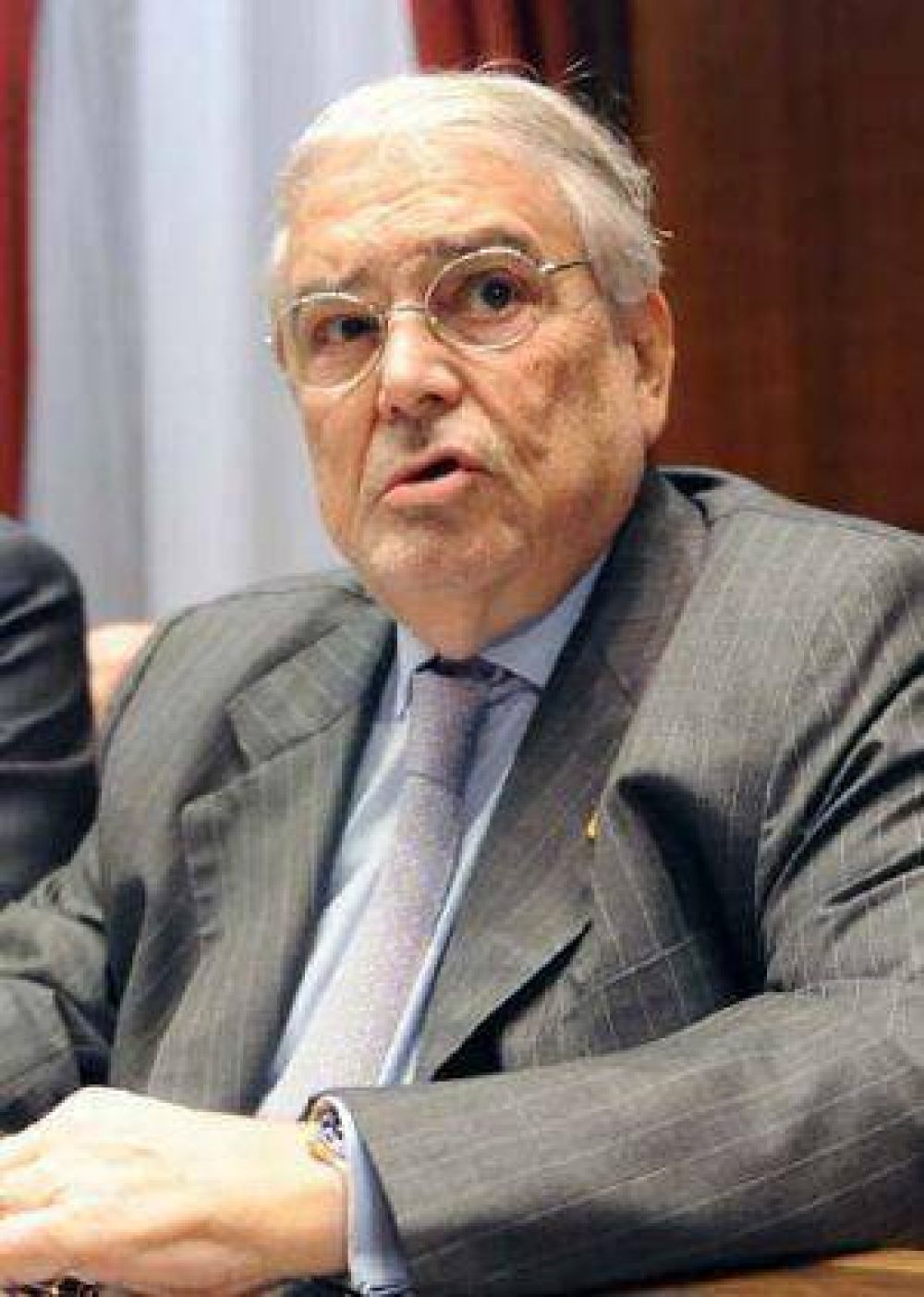Por la interna, se fue M�ndez de la UIA