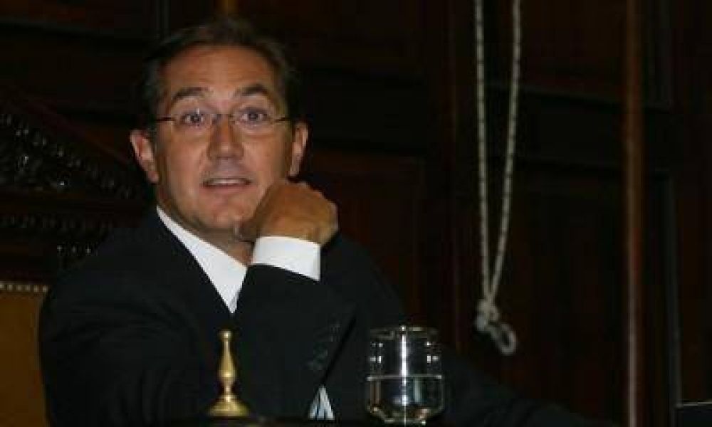 El oficialismo logr� rechazar el presupuesto opositor