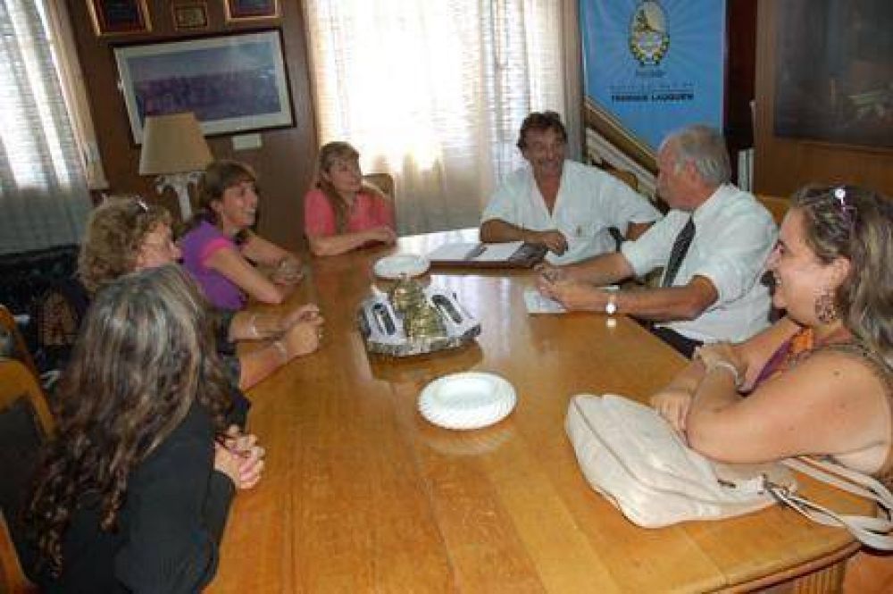 Reuni�n con el diputado Gatica y consejeros escolares