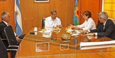 El Intendente Ferraresi recibi� al Ministro de Salud y Desarrollo Social de Santiago del Estero 