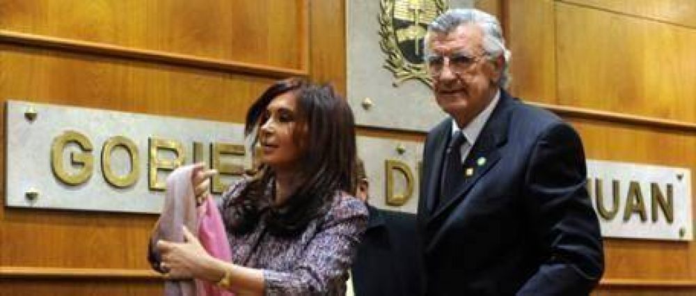 Jos� Luis Gioja, cada vez m�s lejos de ser vice de CFK, busca su re-reelecci�n
