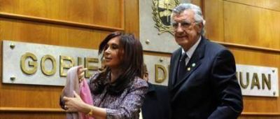 Jos� Luis Gioja, cada vez m�s lejos de ser vice de CFK, busca su re-reelecci�n